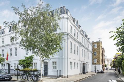 2 bedroom flat for sale, London W8