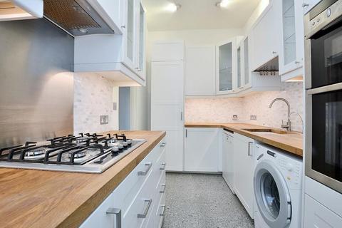 2 bedroom flat to rent, Belsize Grove, London, NW3