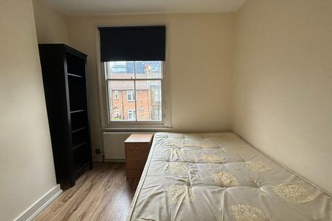 6 bedroom terraced house to rent, Biscay Road,  London, W6