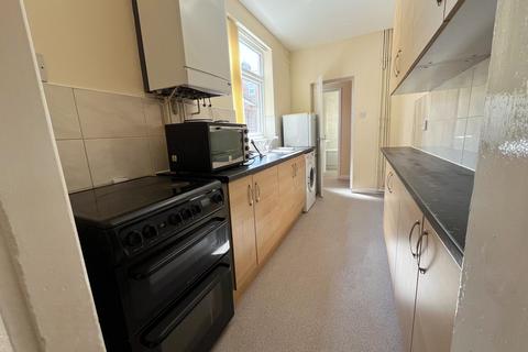 3 bedroom terraced house to rent, Oban Street, Newfoundpool LE3
