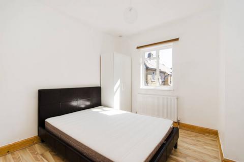 3 bedroom maisonette to rent, Arden Road, Ealing Broadway, London, W13