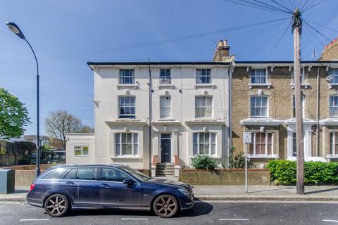 2 bedroom flat for sale, Cathnor Road, Shepherd's Bush, London, W12