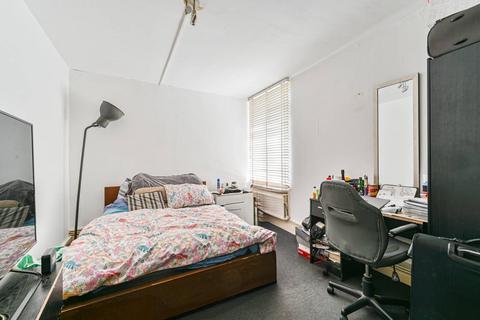 2 bedroom flat for sale, Delphian Court, Streatham, London, SW16