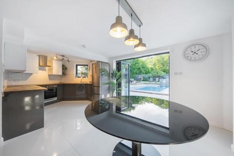 98 Riefield Road, London, SE9 2RA