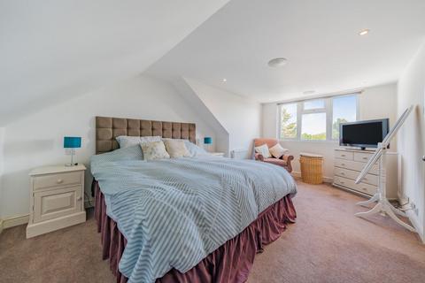 1 Arthur Road, New Malden, KT3 6LX