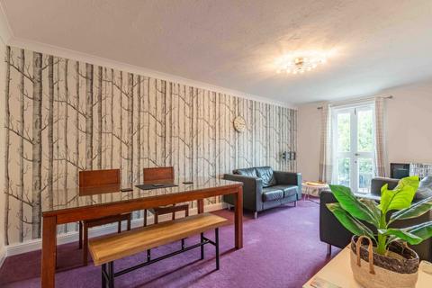 2 bedroom flat to rent, 0778L – Morrison Circus, Edinburgh, EH3 8DX
