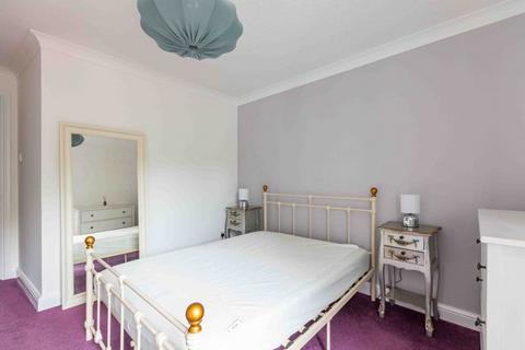 undefined, 0778L Morrison Circus, Edinburgh, EH3 8DX