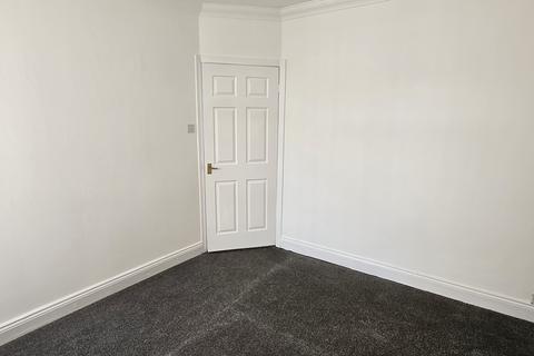 2 bedroom ground floor flat to rent, Hedgeley Road, Hebburn NE31