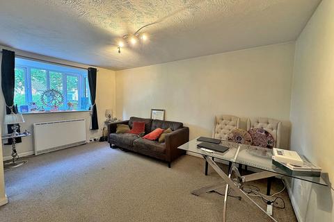 1 bedroom ground floor flat for sale, Lynmouth Crescent, Milton Keynes MK4