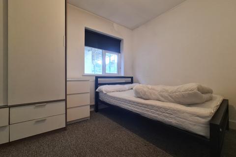 House share to rent, Golders Green Road, Golders Green, London, NW11