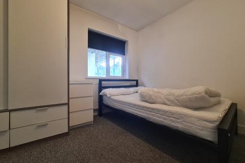 undefined, Golders Green Road, Golders Green, London, NW11