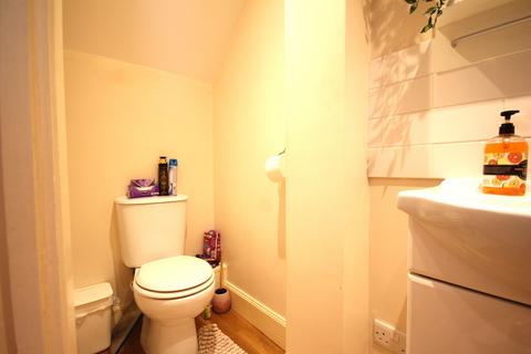 32 Craydene Road, Erith, DA8 2HR