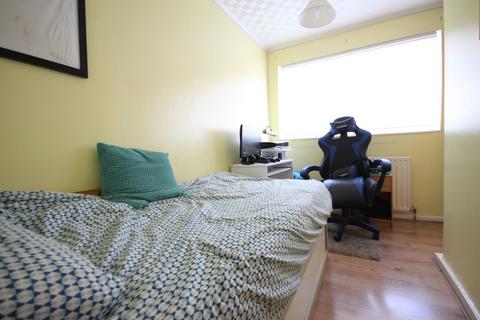 32 Craydene Road, Erith, DA8 2HR