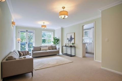 2 bedroom flat for sale, River Bank Close, Maidstone, ME15