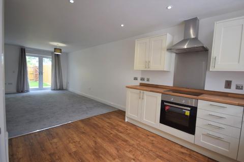 3 bedroom end of terrace house to rent, Vulcan Place, Carbrooke, IP25