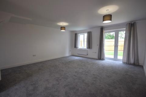 3 bedroom end of terrace house to rent, Vulcan Place, Carbrooke, IP25