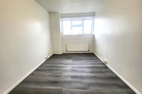 2 bedroom maisonette to rent, Harmondsworth Road, West Drayton, Greater London, UB7