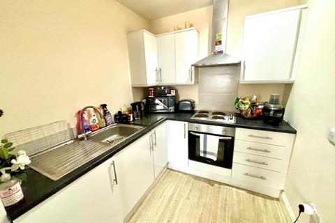 1 bedroom apartment to rent, Chapel Grove, Addlestone, Surrey, KT15