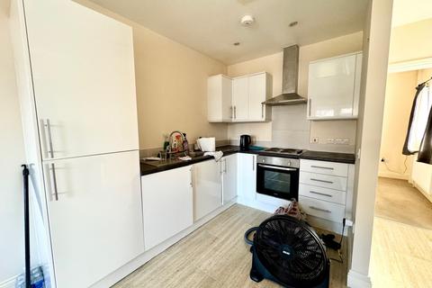 1 bedroom apartment to rent, Chapel Grove, Addlestone, Surrey, KT15