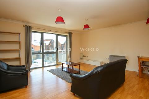 2 bedroom apartment to rent, Quayside Drive, Colchester, Essex, CO2