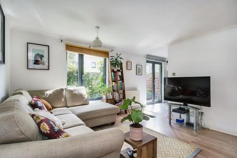 93b/2 Albert Street, Edinburgh, EH7 5LY
