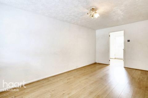 56 Simpson Close, Leagrave, Luton, LU4 9TP