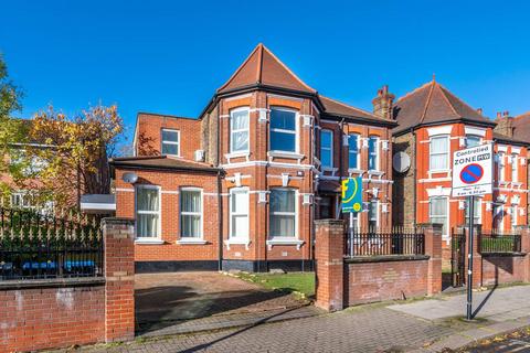 3 bedroom maisonette to rent, Lydford Road, Mapesbury Estate, London, NW2