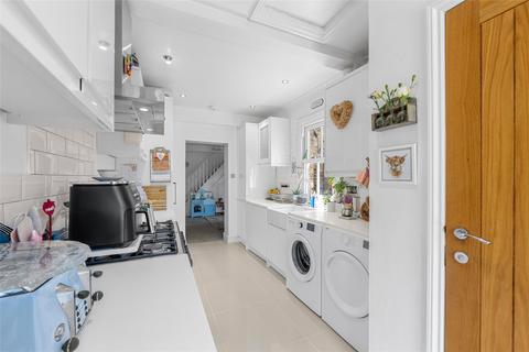 45 Salisbury Road, Godstone, RH9 8AA