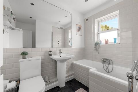 45 Salisbury Road, Godstone, RH9 8AA