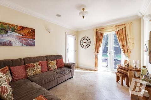 9 Brindles, Hornchurch, RM11 2RU