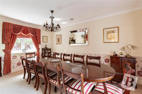 9 Brindles, Hornchurch, RM11 2RU
