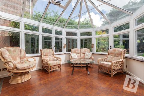 9 Brindles, Hornchurch, RM11 2RU