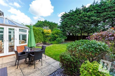 9 Brindles, Hornchurch, RM11 2RU