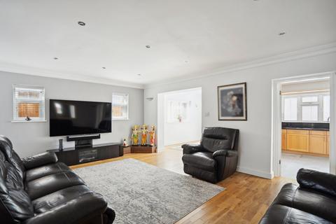 5 bedroom detached house for sale, Kingsway, Gerrards Cross SL9