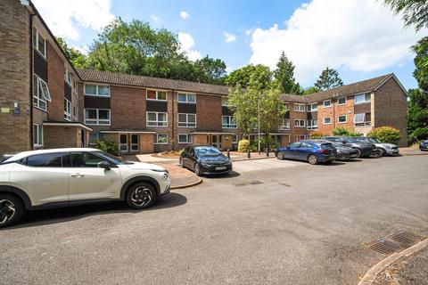 2 bedroom apartment for sale, Langland Court, Northwood, Middlesex