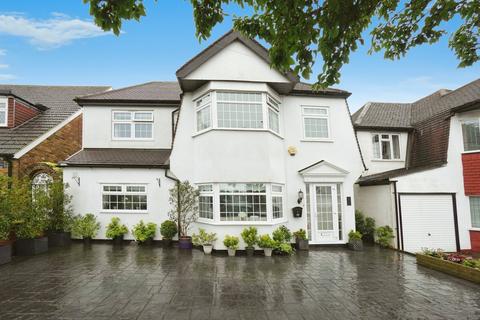 4 bedroom detached house for sale, Westland Avenue, Hornchurch RM11