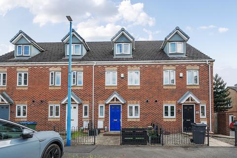 3 bedroom townhouse for sale, Mehdi Road, Oldbury, West Midlands, B69