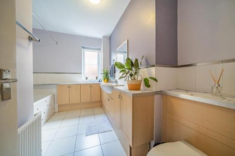 3 bedroom flat for sale, Alwyne Road, Wimbledon