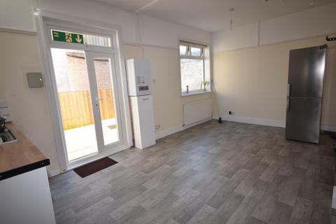3 bedroom flat to rent, Boutport Street, Barnstaple, EX31
