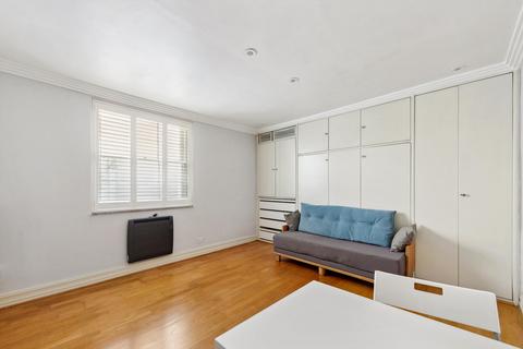 Studio to rent, Kings Road, London, SW3