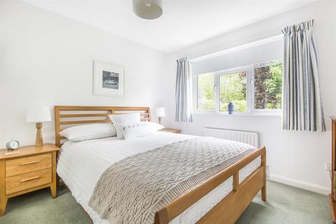 4 bedroom detached house for sale, Russetts Close, Woking, Surrey, GU21