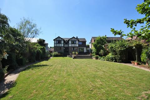 5 bedroom detached house for sale, Hillwood Close, Hutton, Brentwood, CM13