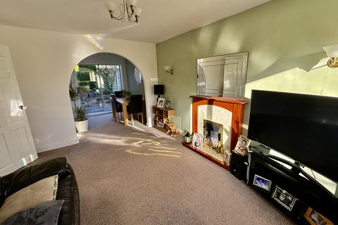 3 bedroom detached house for sale, Lowerbank, Denton