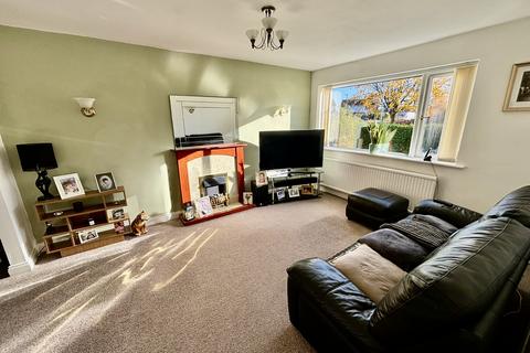 3 bedroom detached house for sale, Lowerbank, Denton