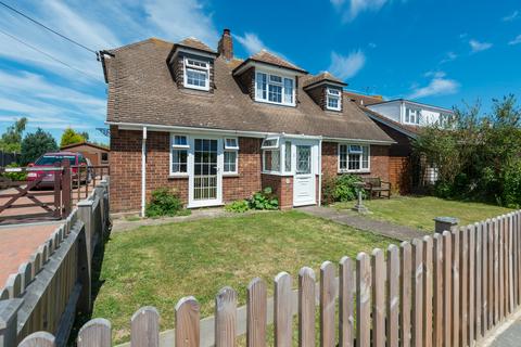 3 bedroom detached house for sale, Maydowns Road, Chestfield