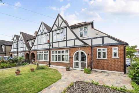 4 bedroom end of terrace house for sale, Birchwood Avenue, Beckenham