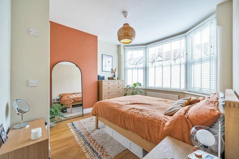 2 bedroom flat for sale, Park Avenue, Mitcham, CR4