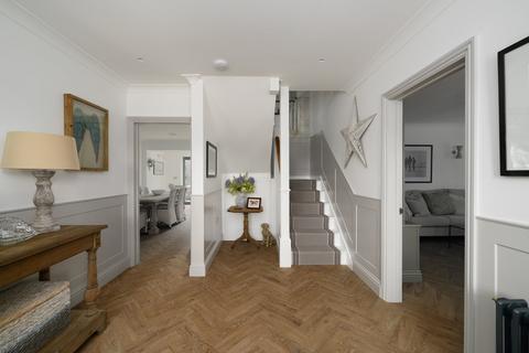 Monkhams Friars Close, Shenfield, Brentwood, CM15 8HX