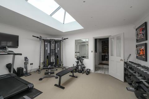 Monkhams Friars Close, Shenfield, Brentwood, CM15 8HX