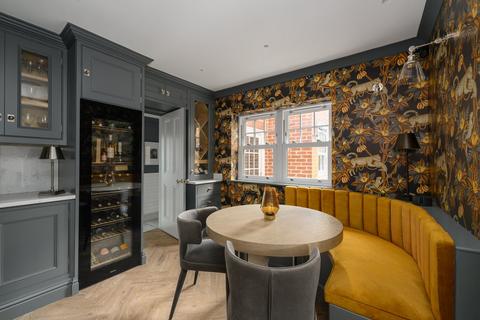 Monkhams Friars Close, Shenfield, Brentwood, CM15 8HX